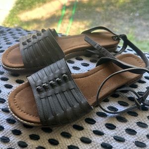 Bearpaw women sandals size 7.5 like new!